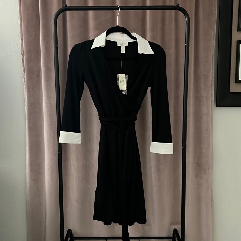 Ann Taylor Loft six 4 petite, mid black with mid-length sleeve, white trim, new